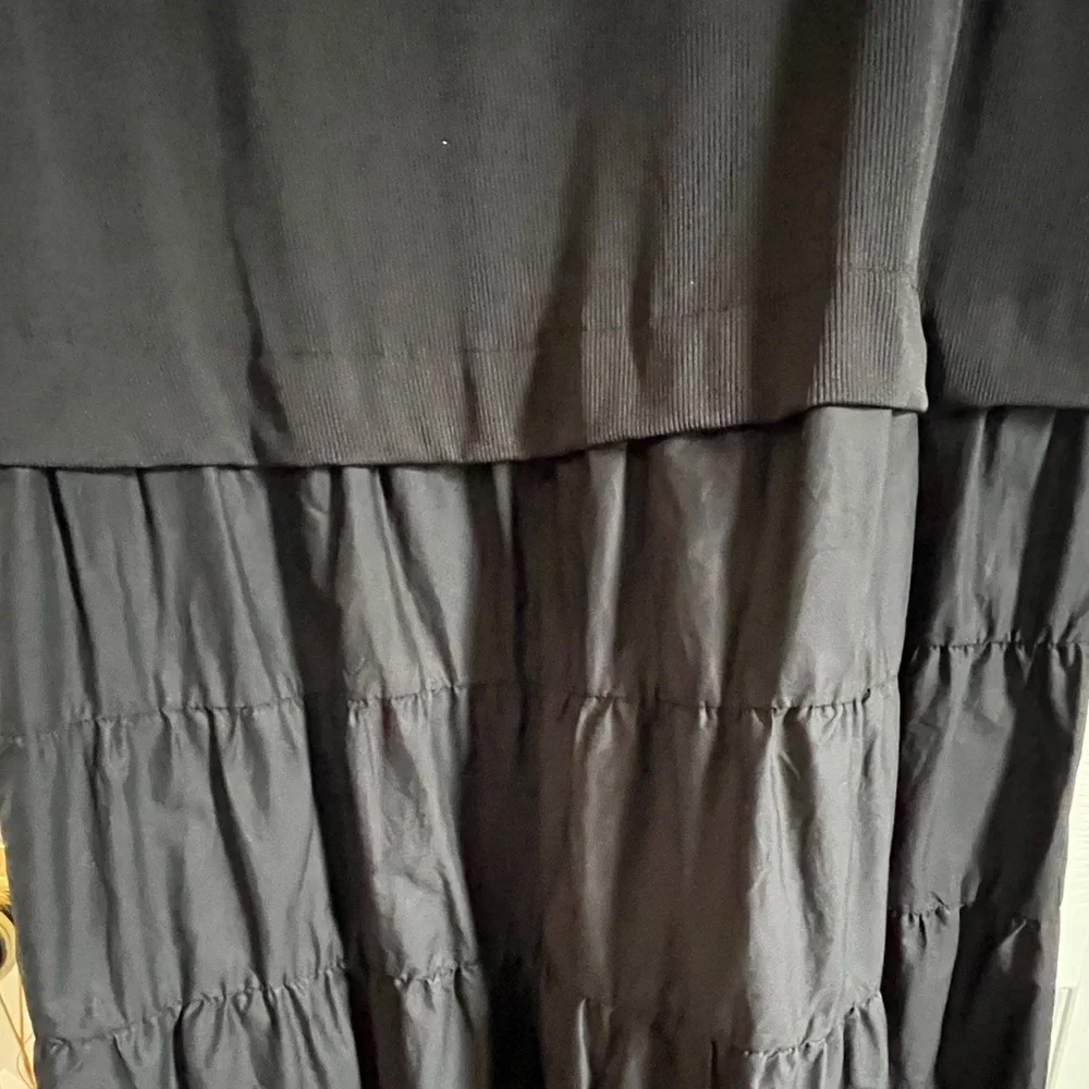 Nicole Miller Black Mixed Media Tiered Midi 2X NWT - Picture 4 of 7